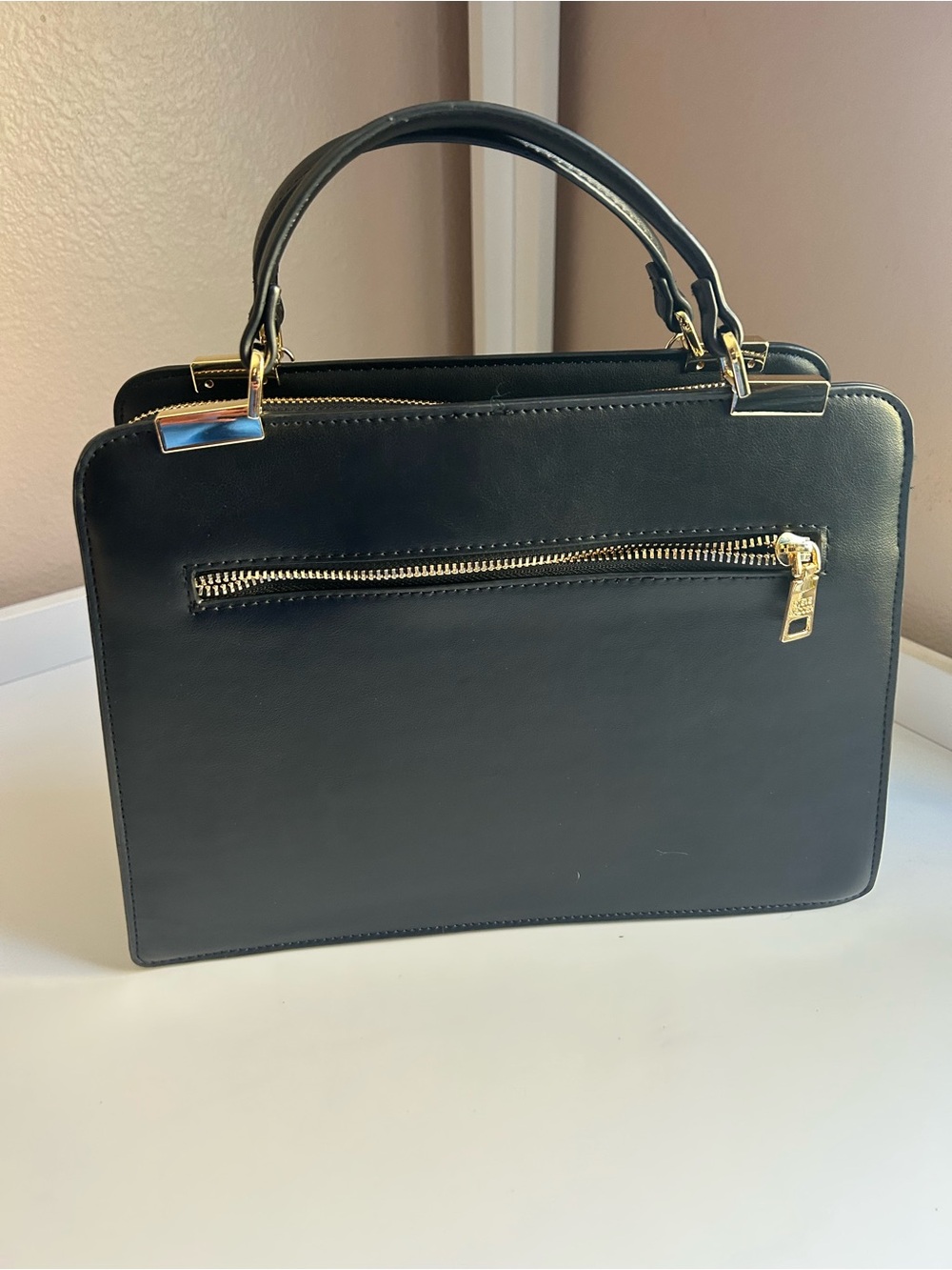 Steve Madden Black Leather Satchel with Gold Chain Strap - Picture 3 of 4